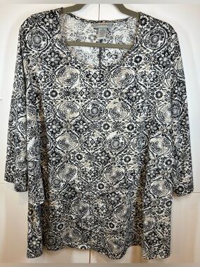 Catherines Plus Size 1X 18/20W Black White Medallion Print 3/4 Sleeve Knit Top